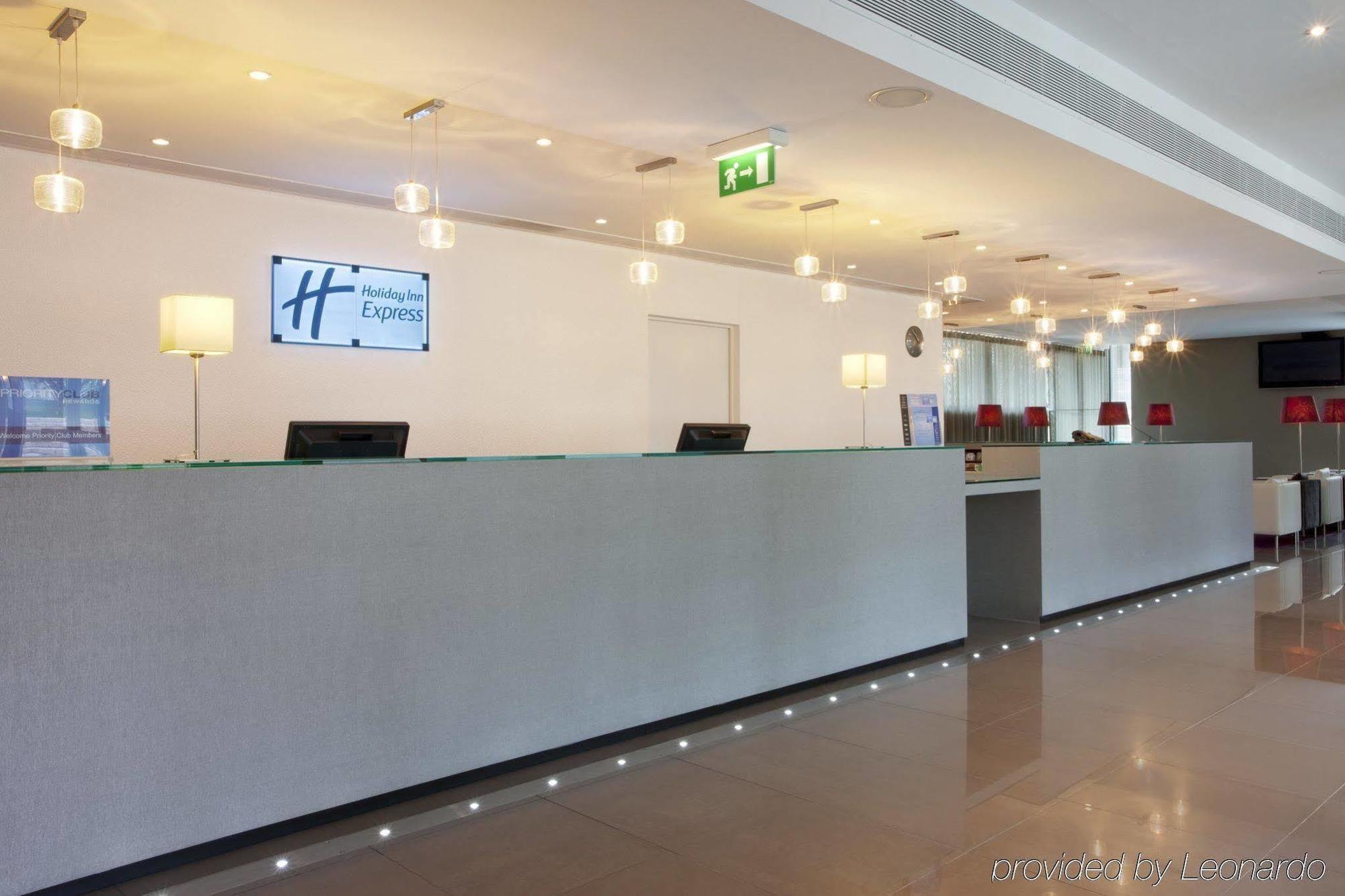 Holiday Inn Express Lisbon Airport, An Ihg Hotel Интерьер фото